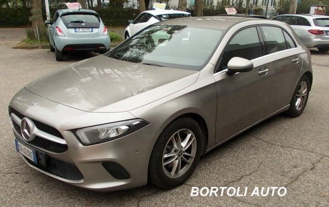 MERCEDES-BENZ A 180 Grigio metallizzato