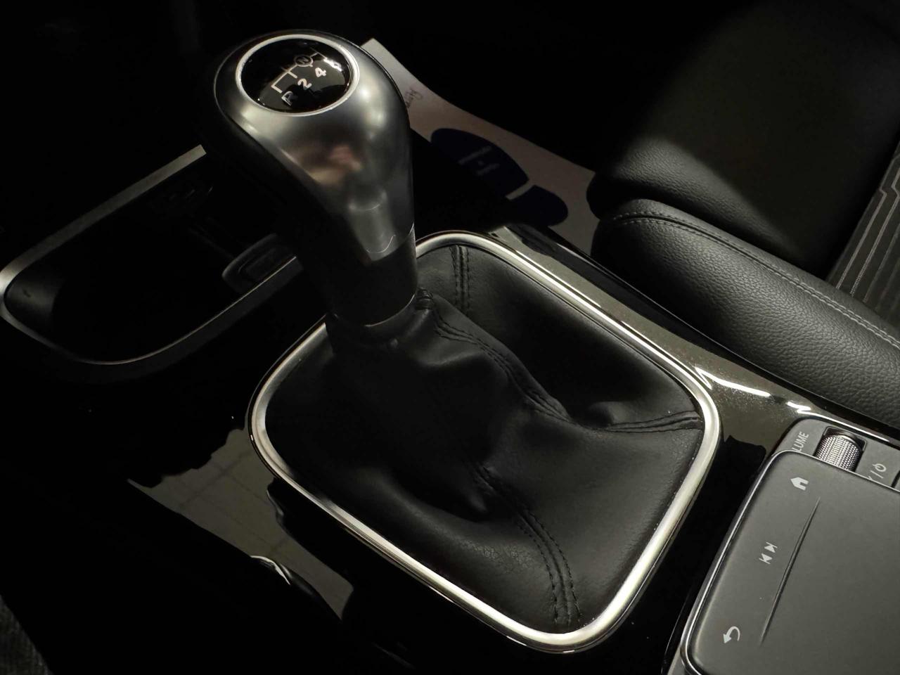 MERCEDES-BENZ A 200 d Sport - 8