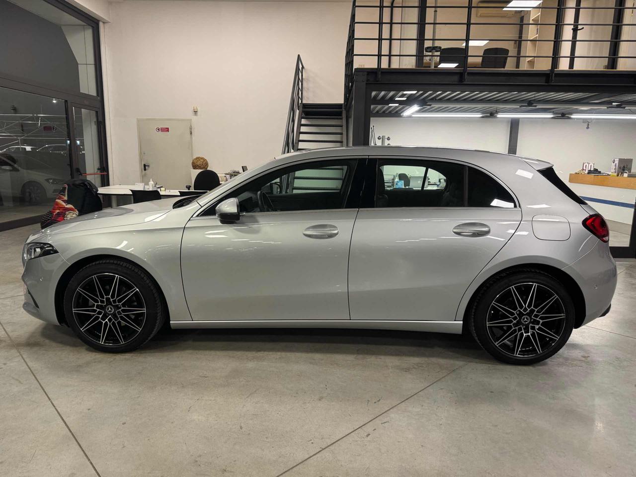 MERCEDES-BENZ A 200 d Sport - 20