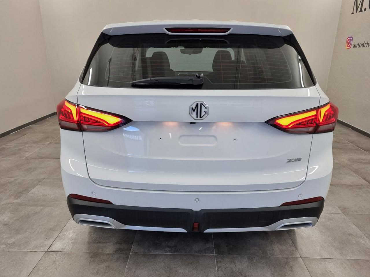MG ZS 1.5 Standard - 3