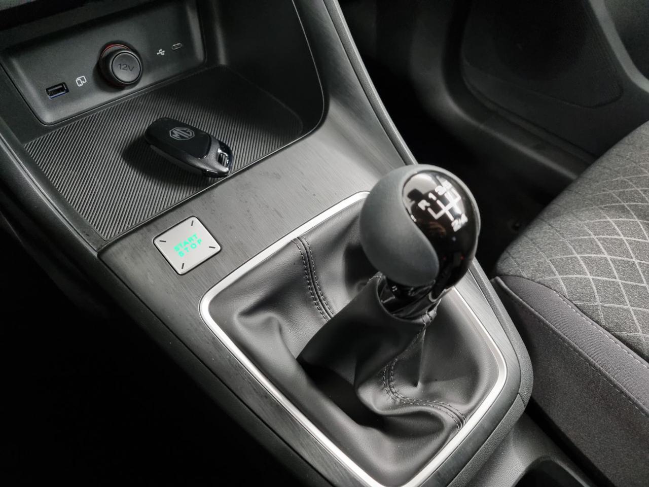 MG ZS 1.5 Standard - 13