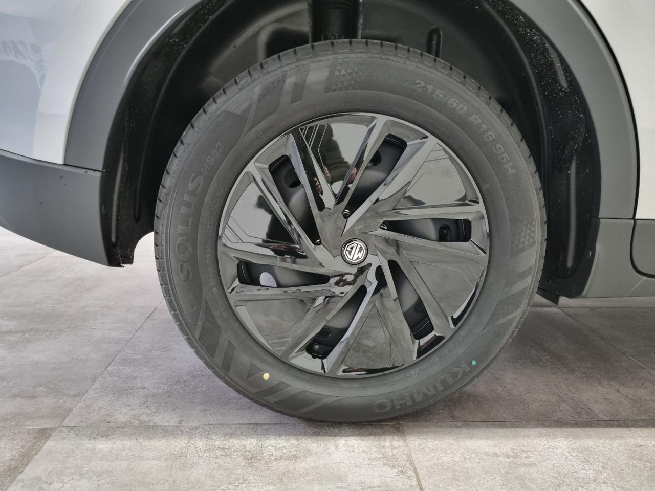 MG ZS 1.5 Standard - 15