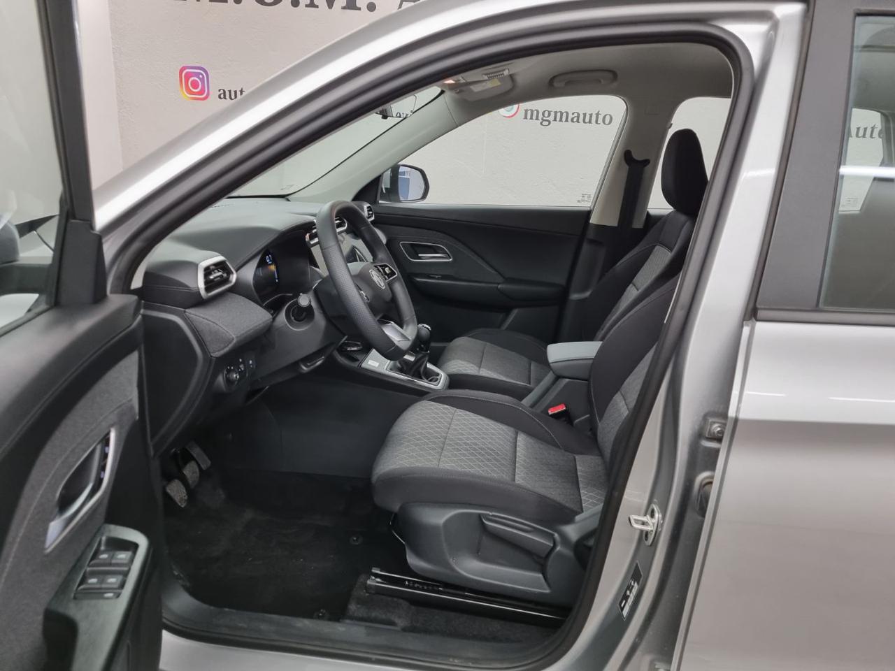 MG ZS 1.5 Standard - 11