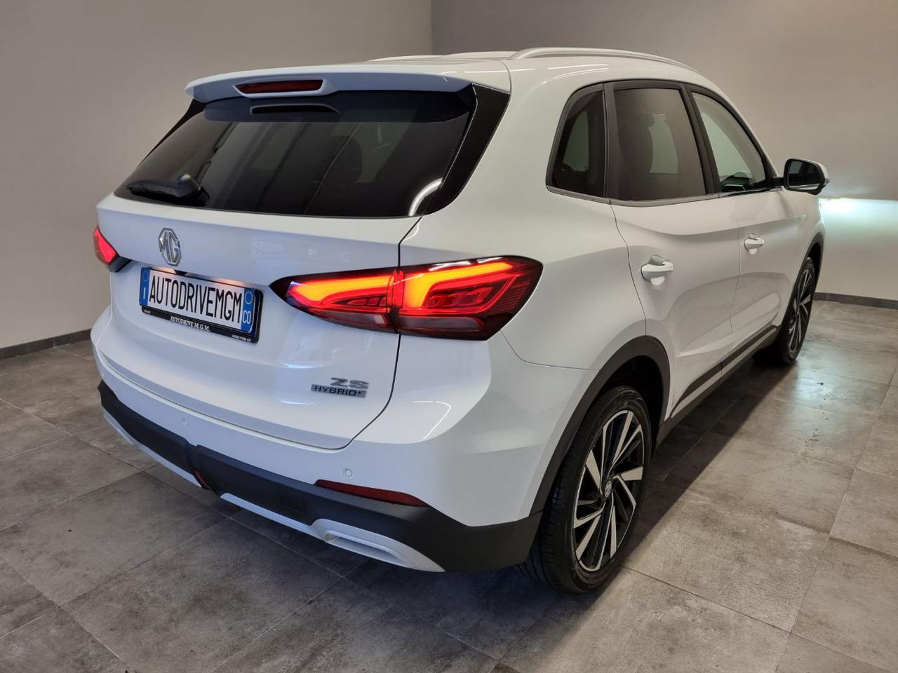 MG ZS 1.5 Hybrid+ Luxury - 17