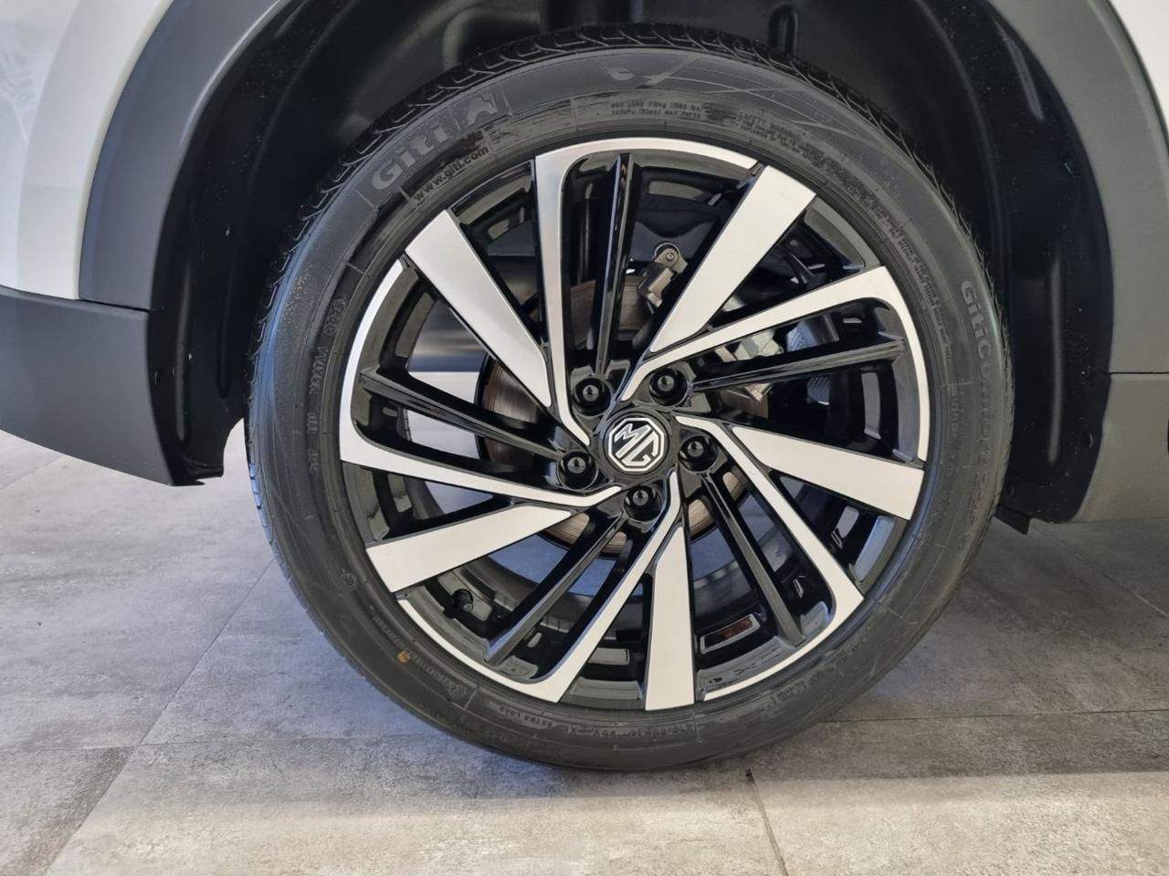 MG ZS 1.5 Hybrid+ Luxury - 15