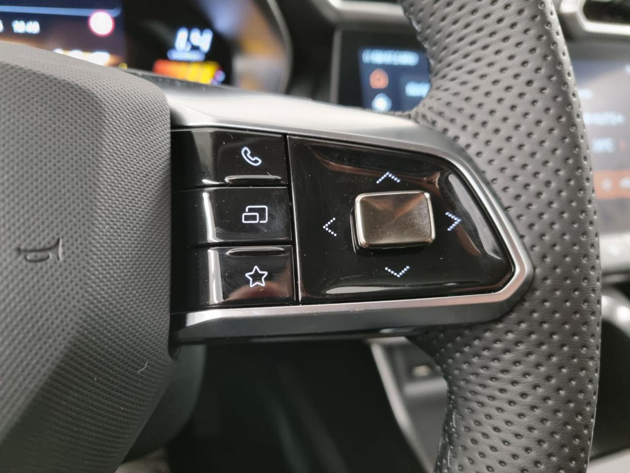 MG ZS 1.5 Hybrid+ Luxury - 13