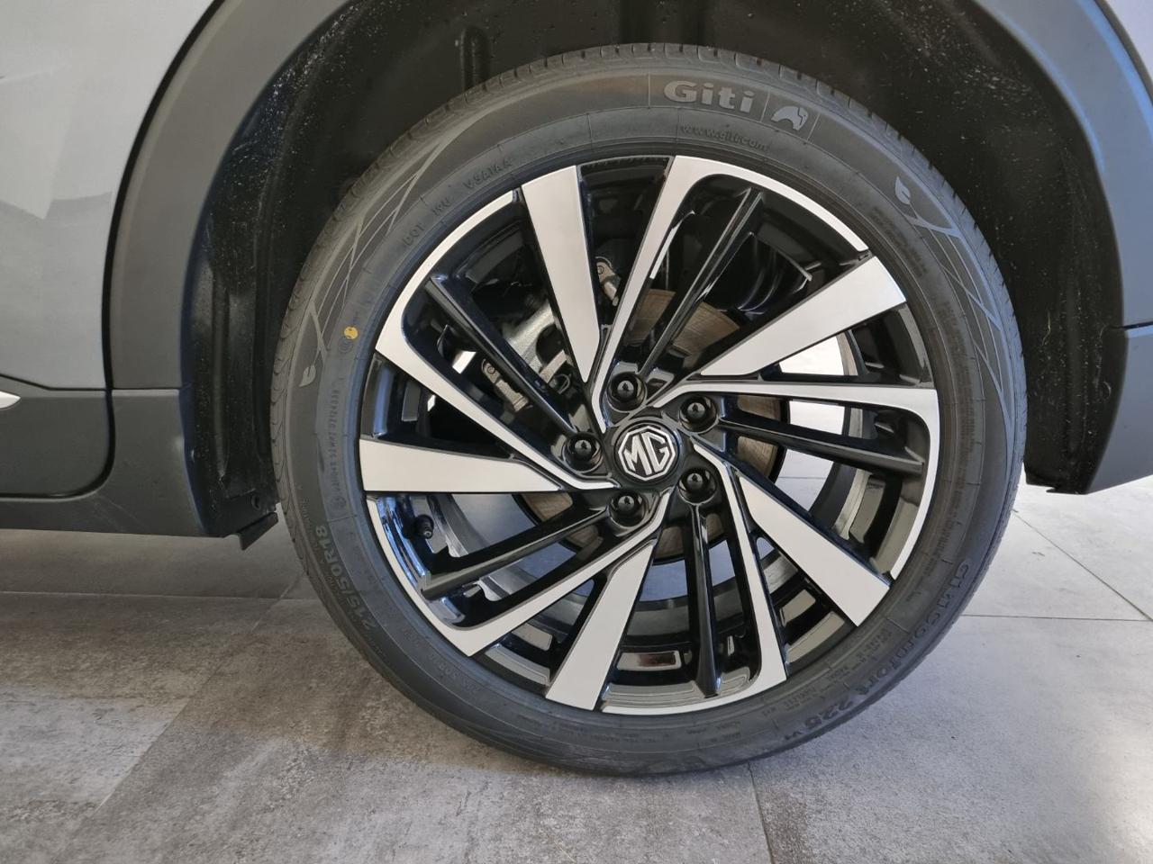 MG ZS 1.5 Hybrid+ Luxury - 15