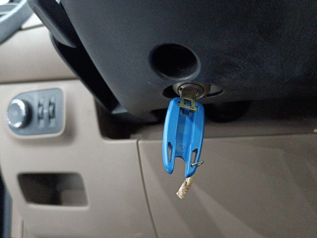 OPEL Adam 1.2 70 CV Glam - 23