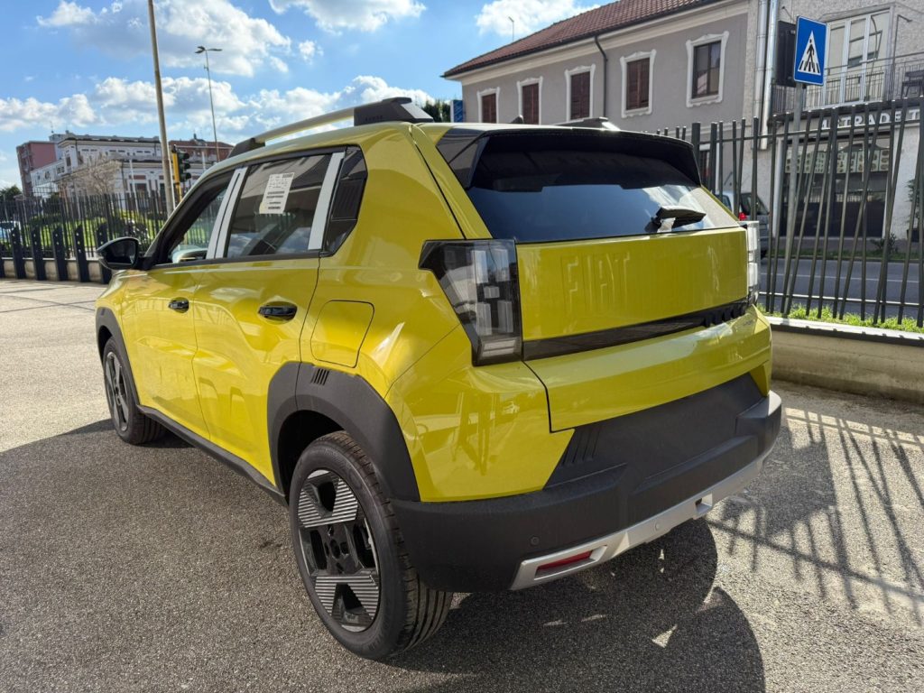 FIAT Grande Panda 1.2 Hybrid S&S La Prima - 3