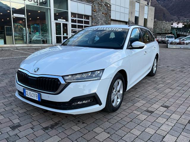 SKODA Octavia Bianco perlato