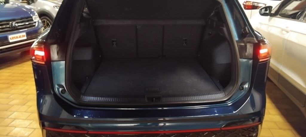 VOLKSWAGEN Tiguan 2.0 TDI 150 CV DSG R-Line - 12