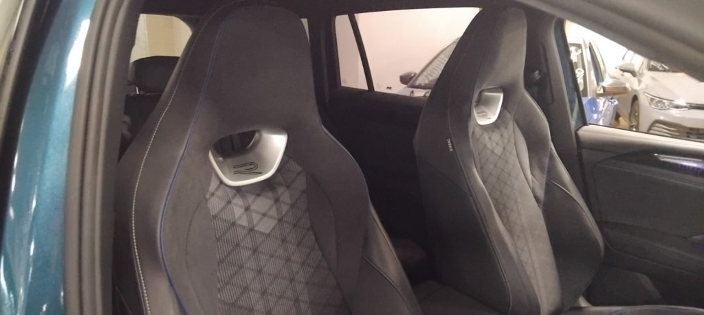 VOLKSWAGEN Tiguan 2.0 TDI 150 CV DSG R-Line - 17