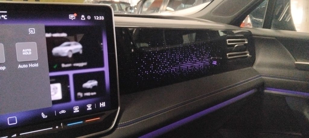 VOLKSWAGEN Tiguan 2.0 TDI 150 CV DSG R-Line - 27