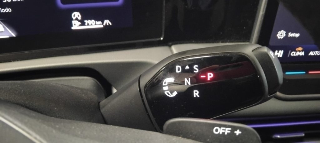 VOLKSWAGEN Tiguan 2.0 TDI 150 CV DSG R-Line - 37