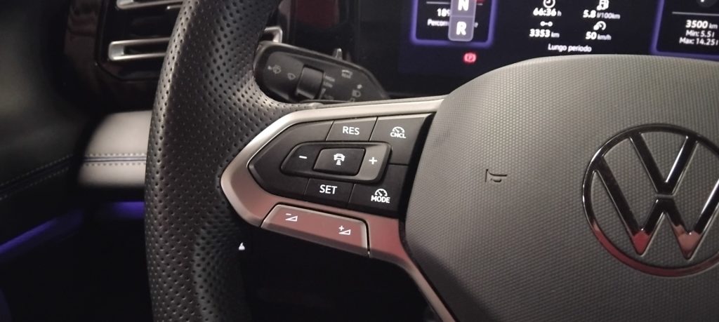 VOLKSWAGEN Tiguan 2.0 TDI 150 CV DSG R-Line - 40