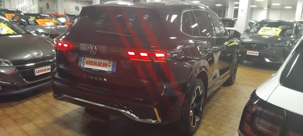 VOLKSWAGEN Tiguan 2.0 TDI 150 CV DSG R-Line - 6