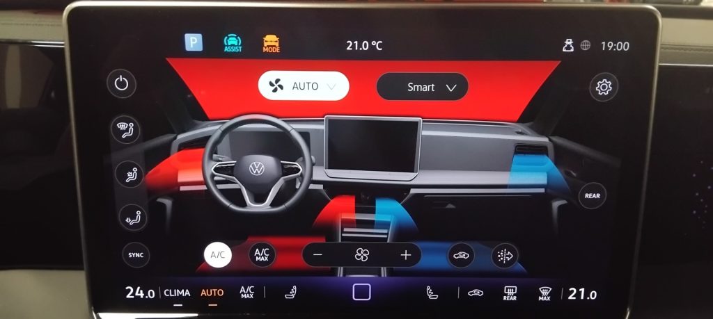 VOLKSWAGEN Tiguan 2.0 TDI 150 CV DSG R-Line - 17