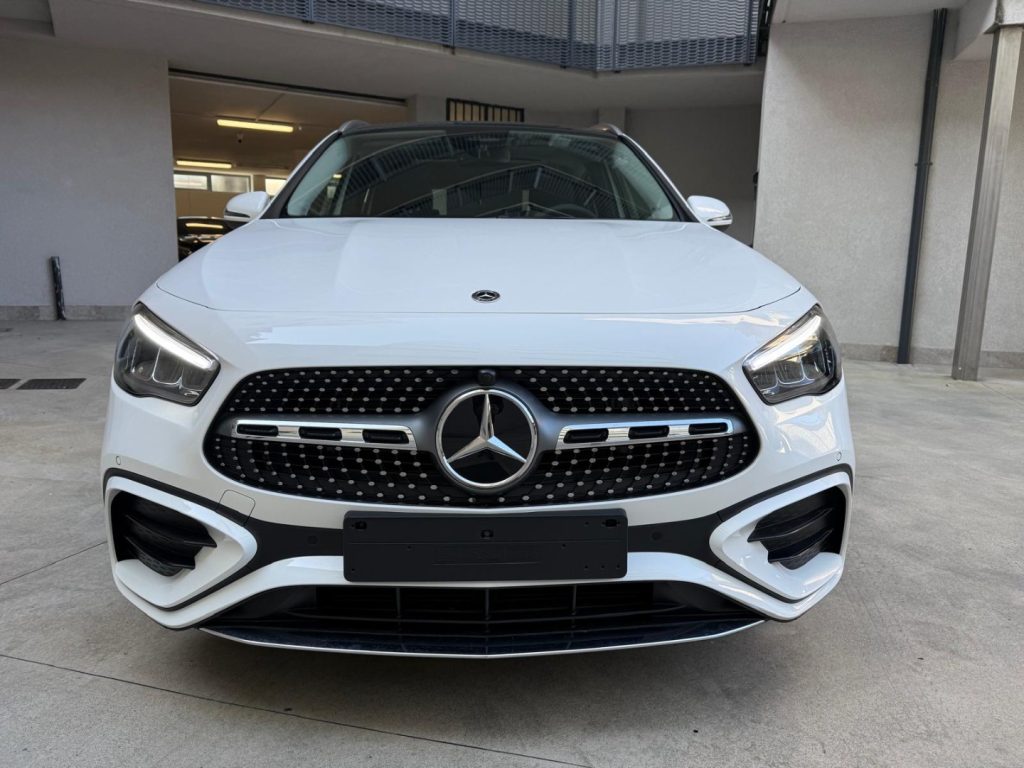 MERCEDES-BENZ GLA 180 Automatic AMG Line Premium - 8