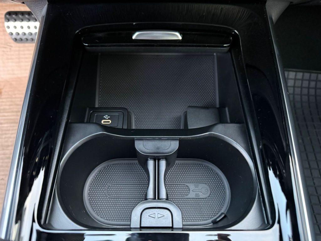 MERCEDES-BENZ GLA 180 Automatic AMG Line Premium - 23