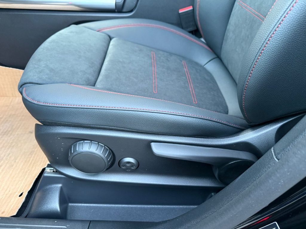 MERCEDES-BENZ GLA 180 Automatic AMG Line Premium - 27