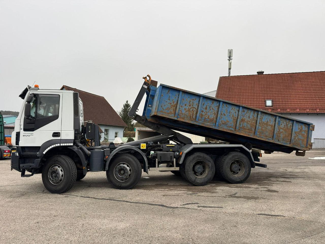 IVECO TRAKKER 500 - 4