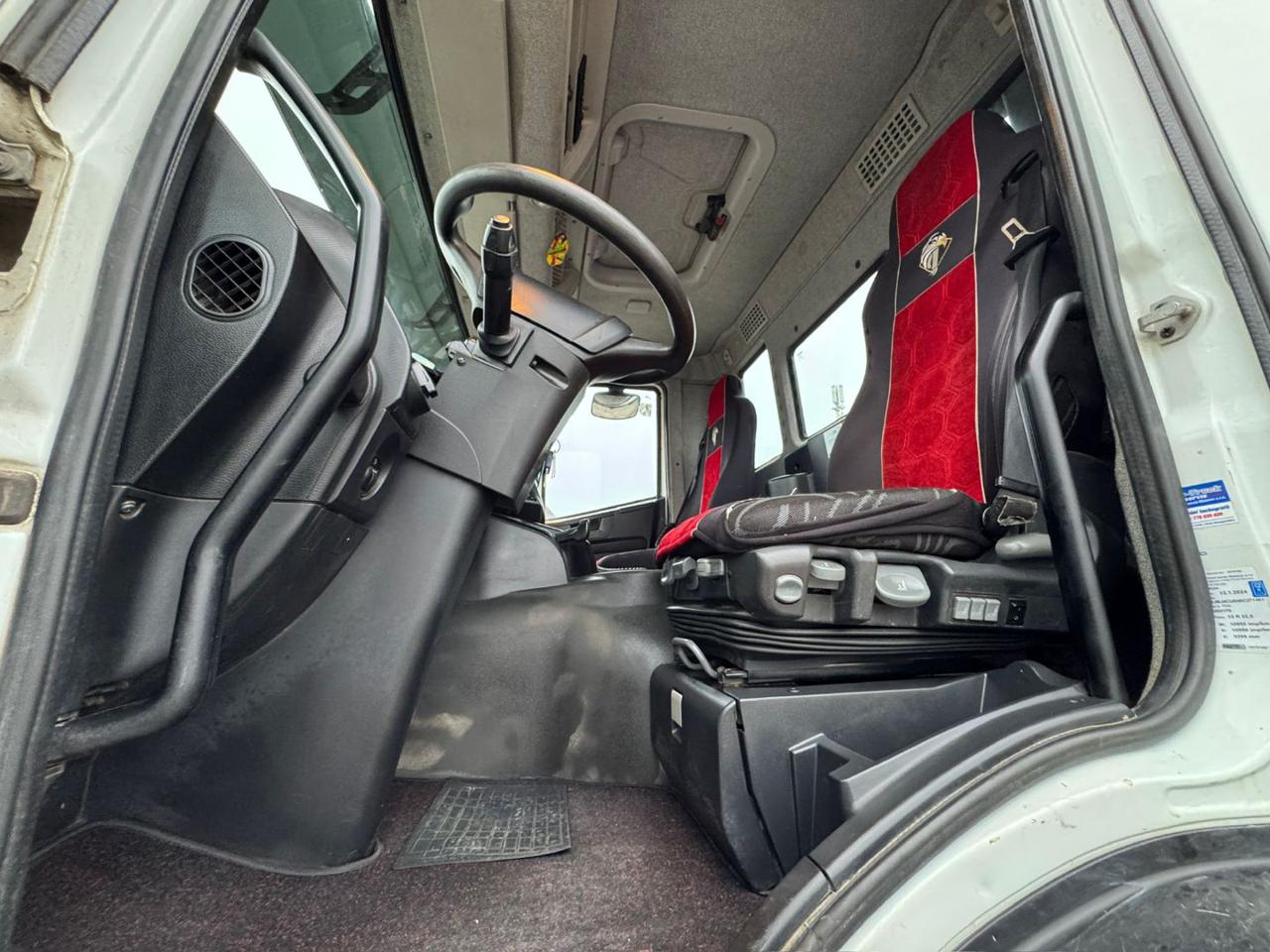 IVECO TRAKKER 500 - 13