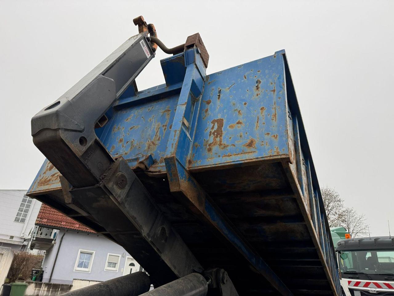 IVECO TRAKKER 500 - 6