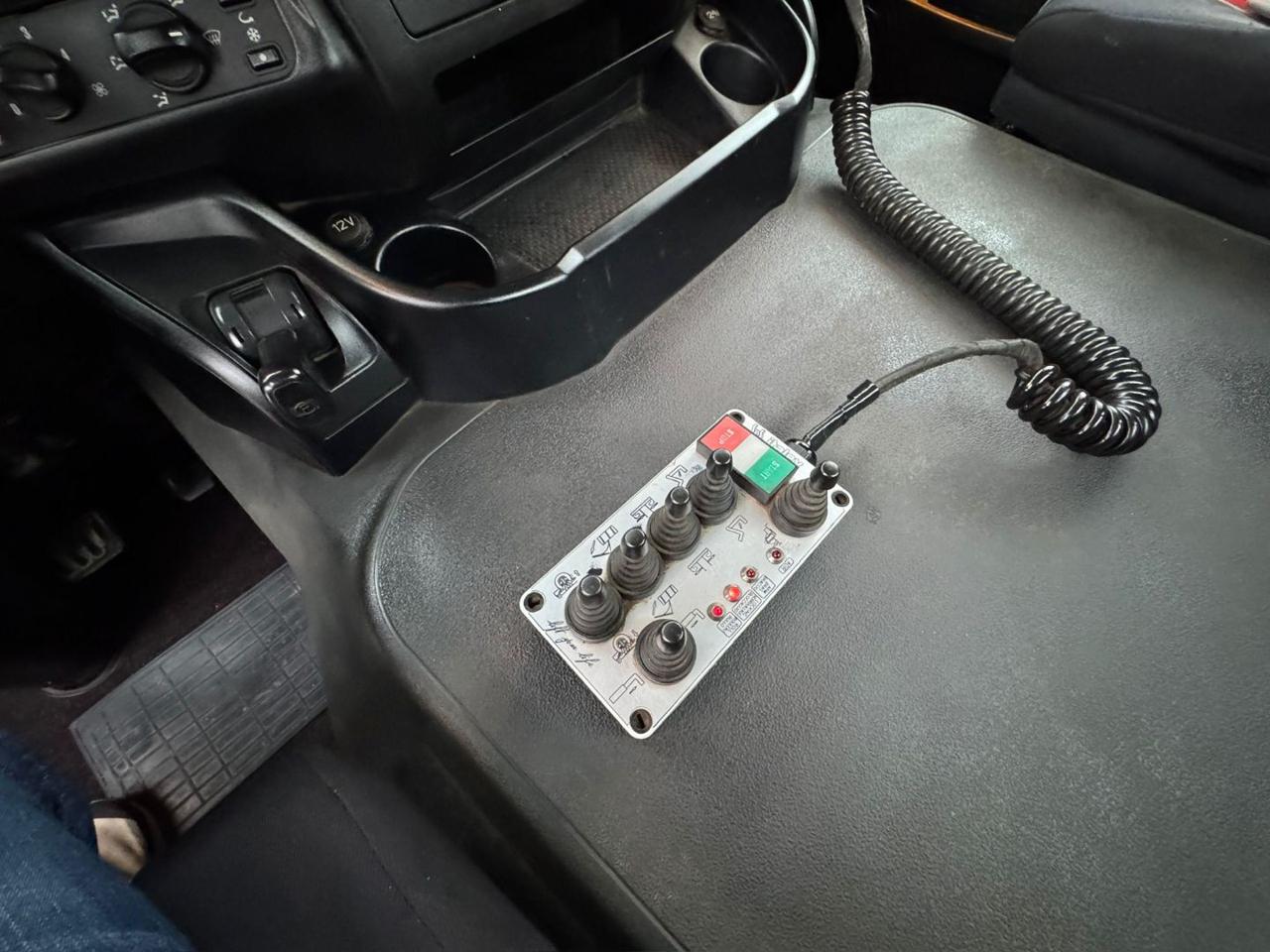 IVECO TRAKKER 500 - 15