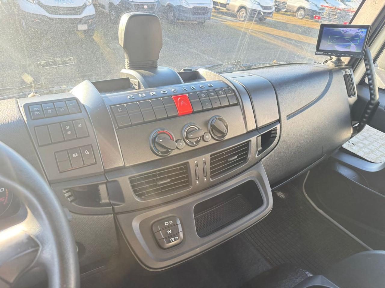 IVECO EUROCARGO 180-320P - 10
