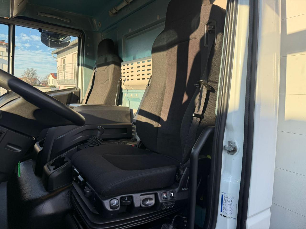 IVECO EUROCARGO 180-320P - 8