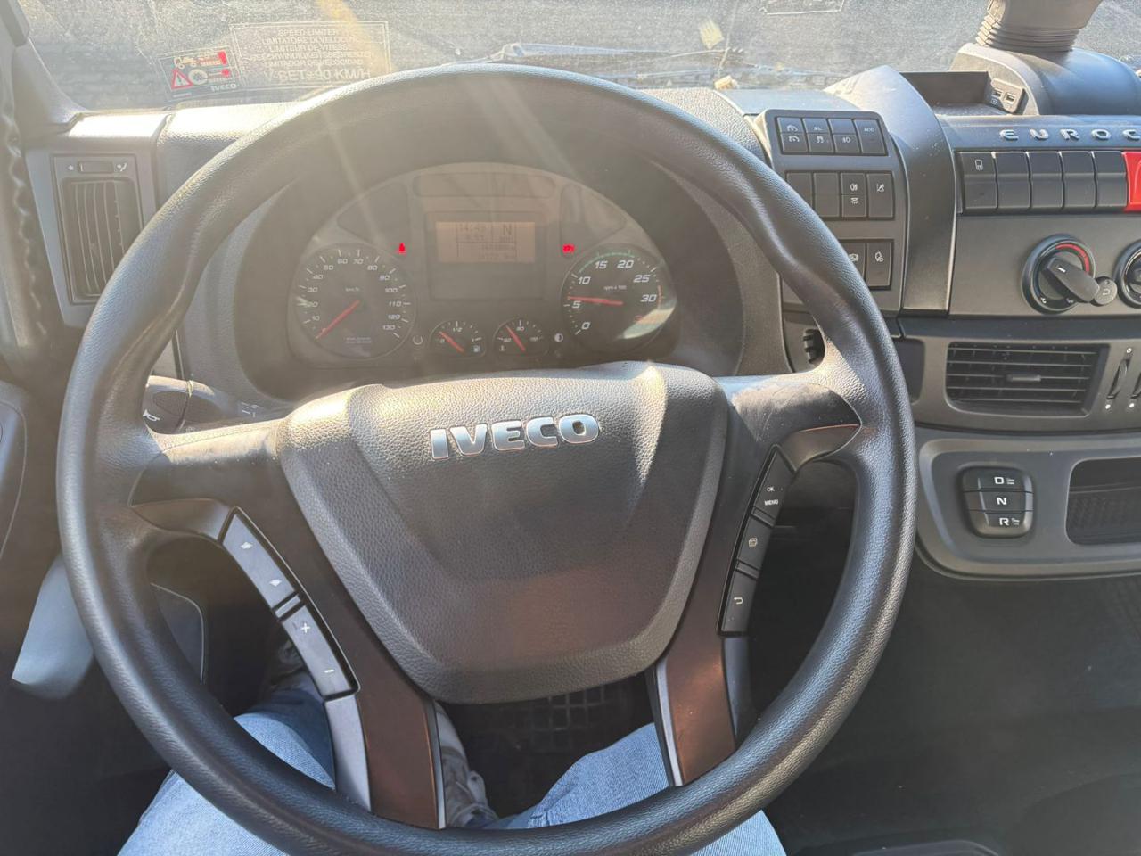 IVECO EUROCARGO 180-320P - 11