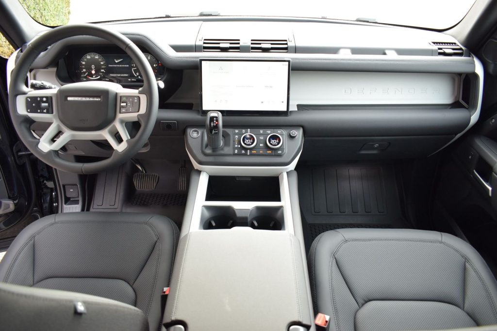 LAND ROVER Defender Defender 110 3.0D I6 200 CV AWD Auto S AUTOCARRO N - 9