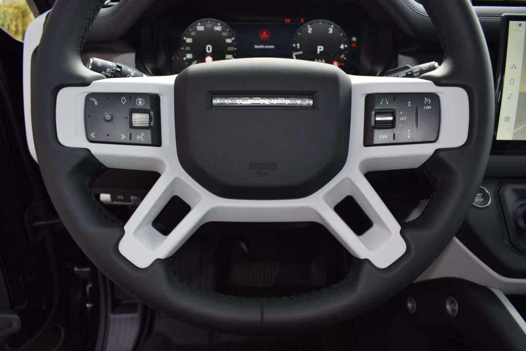 LAND ROVER Defender Defender 110 3.0D I6 200 CV AWD Auto S AUTOCARRO N - 10