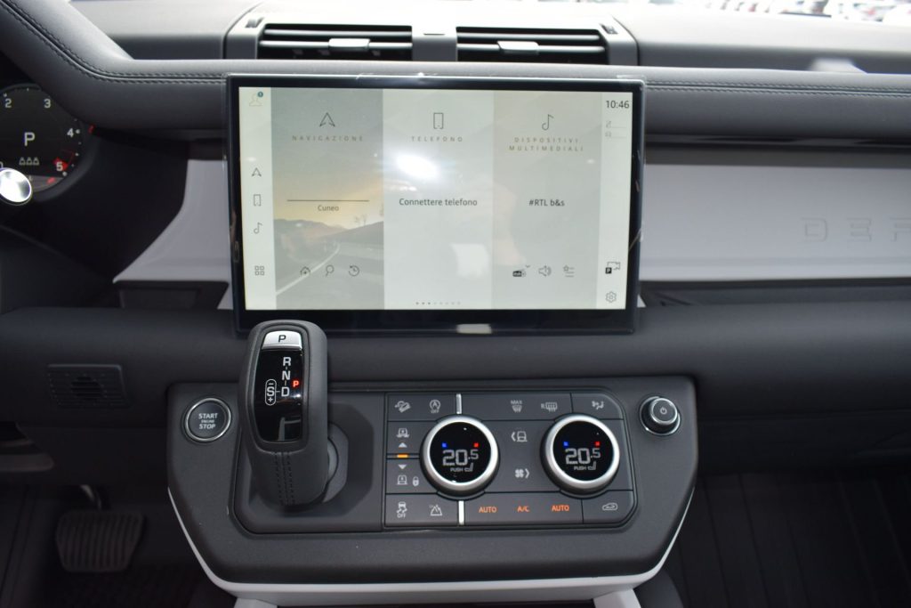 LAND ROVER Defender Defender 110 3.0D I6 200 CV AWD Auto S AUTOCARRO N - 11