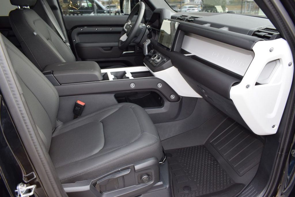 LAND ROVER Defender Defender 110 3.0D I6 200 CV AWD Auto S AUTOCARRO N - 15