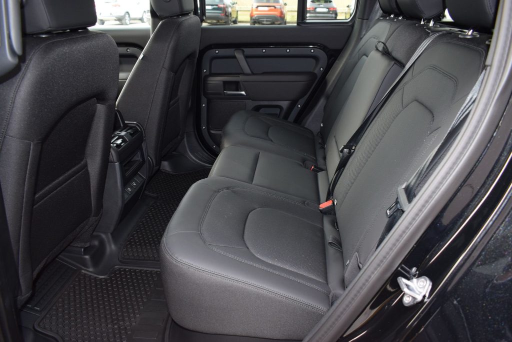 LAND ROVER Defender Defender 110 3.0D I6 200 CV AWD Auto S AUTOCARRO N - 22