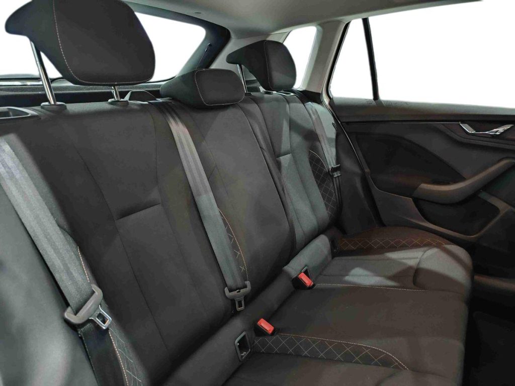 SKODA Kamiq 1.0 TSI Ambition - 11