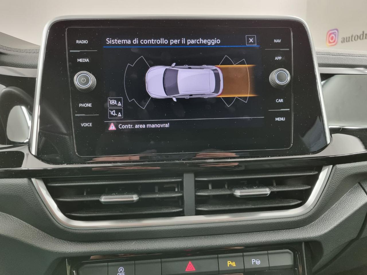 VOLKSWAGEN T-Roc 1.5 TSI ACT DSG R-Line - 12