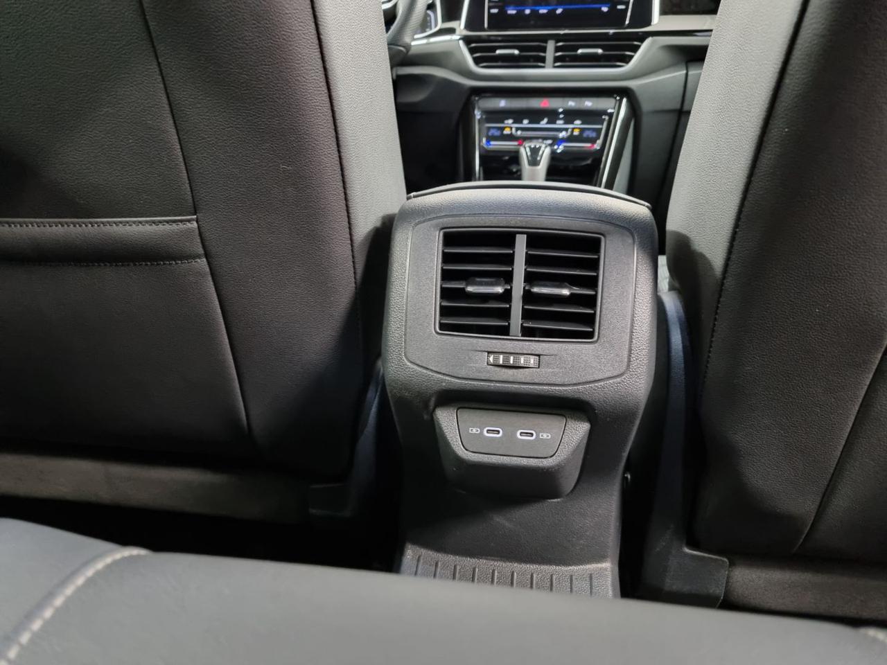 VOLKSWAGEN T-Roc 1.5 TSI ACT DSG R-Line - 32