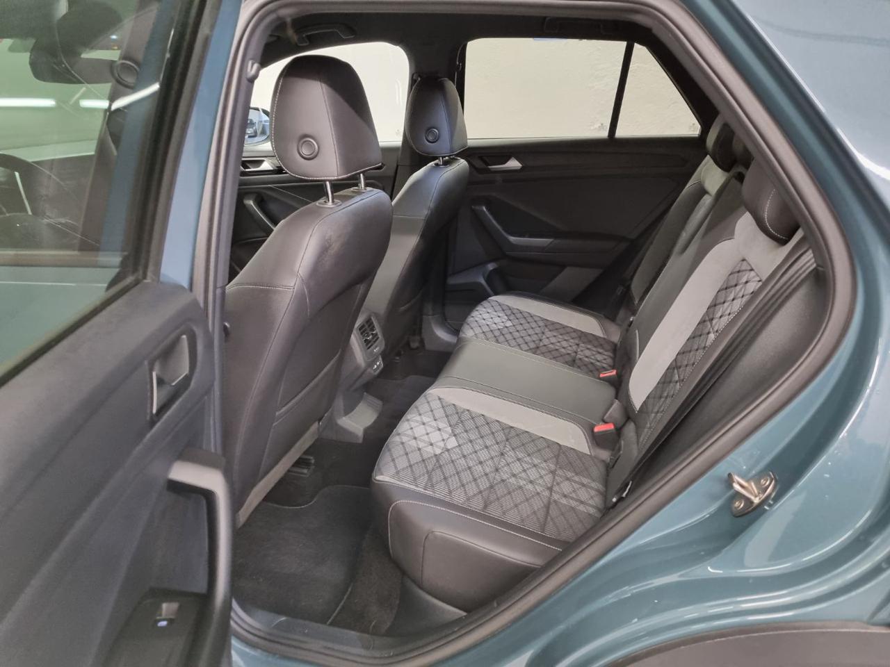 VOLKSWAGEN T-Roc 1.5 TSI ACT DSG R-Line - 11