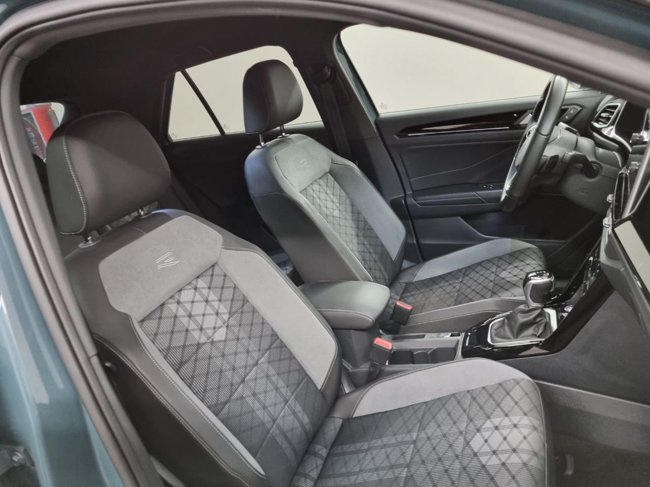 VOLKSWAGEN T-Roc 1.5 TSI ACT DSG R-Line - 35