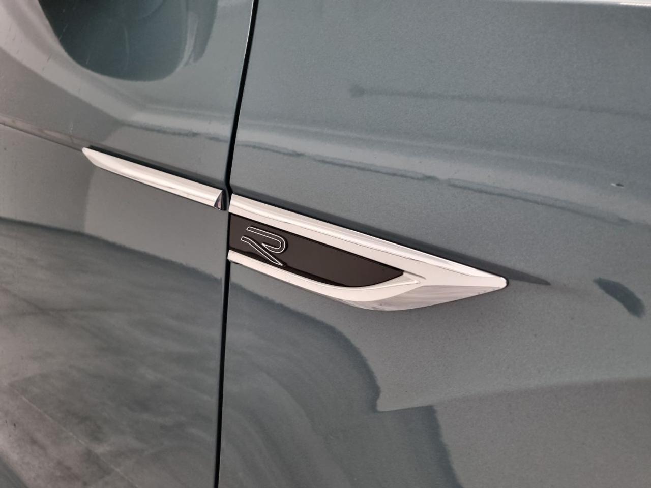 VOLKSWAGEN T-Roc 1.5 TSI ACT DSG R-Line - 10