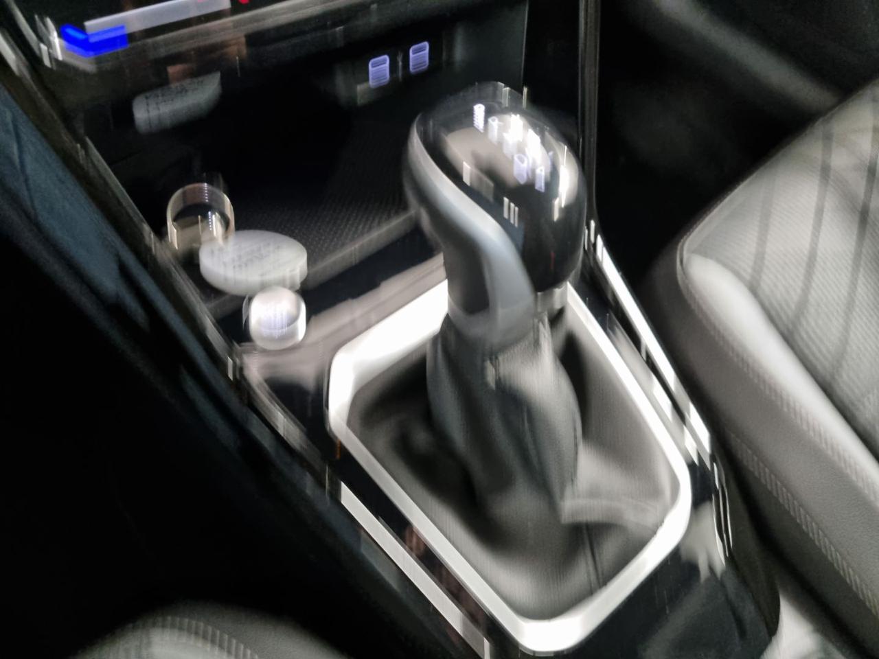 VOLKSWAGEN T-Roc 1.5 TSI ACT DSG R-Line - 26