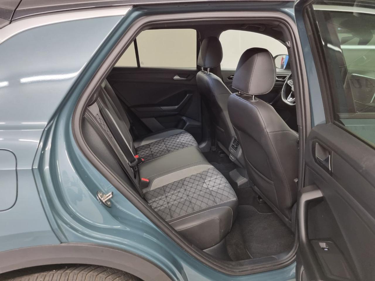 VOLKSWAGEN T-Roc 1.5 TSI ACT DSG R-Line - 30