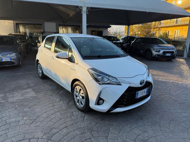 TOYOTA Yaris Bianco pastello
