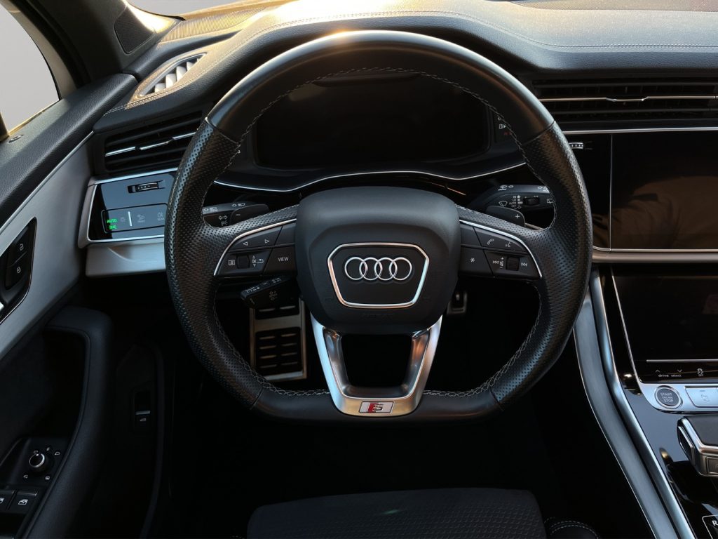 AUDI Q7 3.0TDI 50 Quattro S-Line - 11