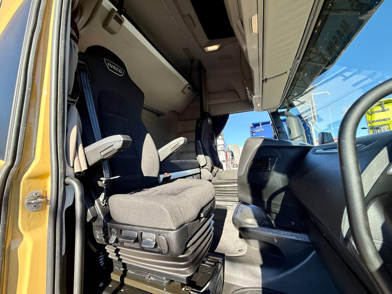 IVECO X-WAY 510 HI-TRACTION 4x4 - 10