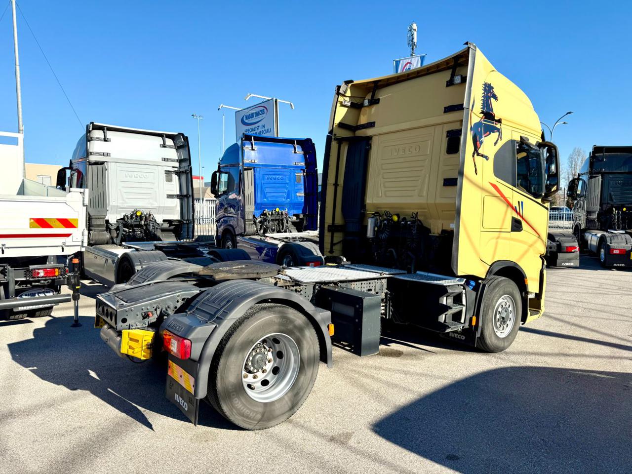 IVECO X-WAY 510 HI-TRACTION 4x4 - 4