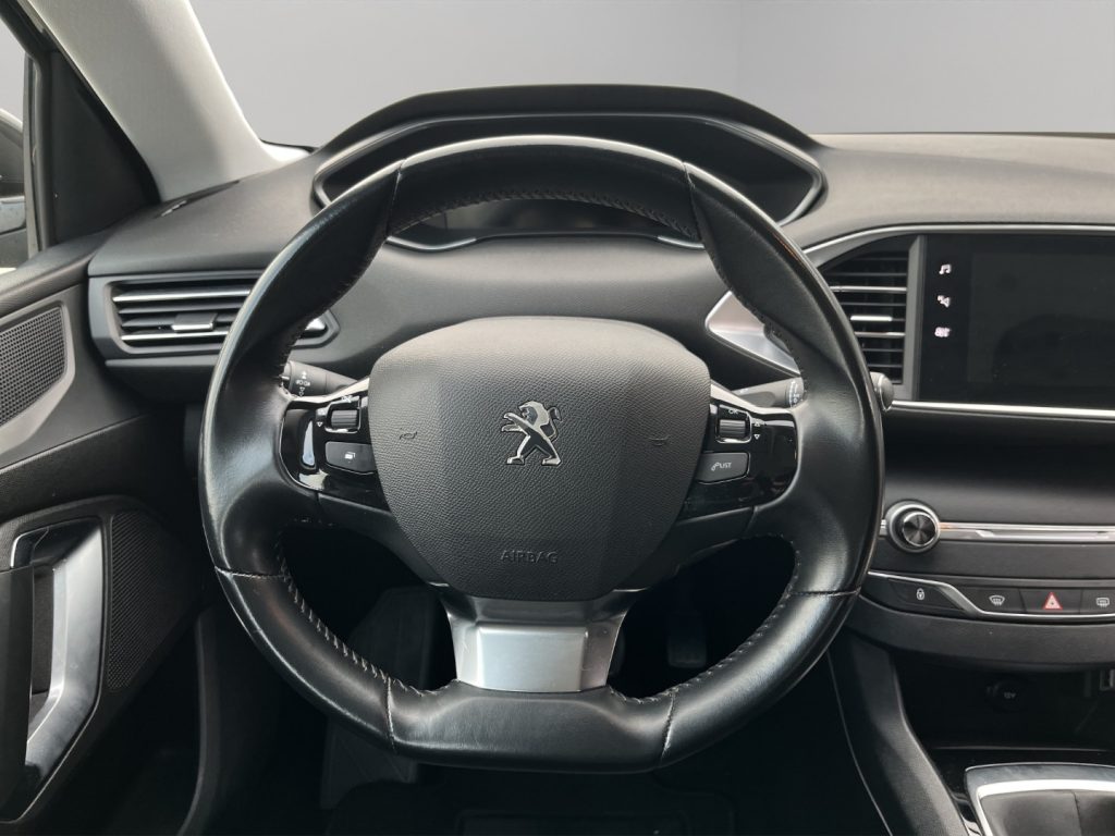PEUGEOT 308 130CV  Business - 11