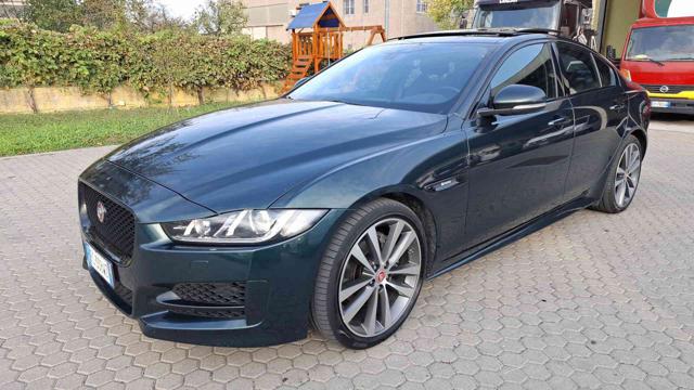 JAGUAR XE Verde metallizzato